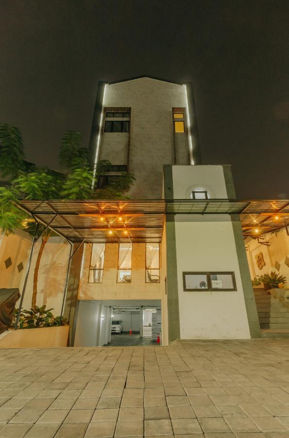 Urbanest Inn House Slipi Jakarta Kültér fotó