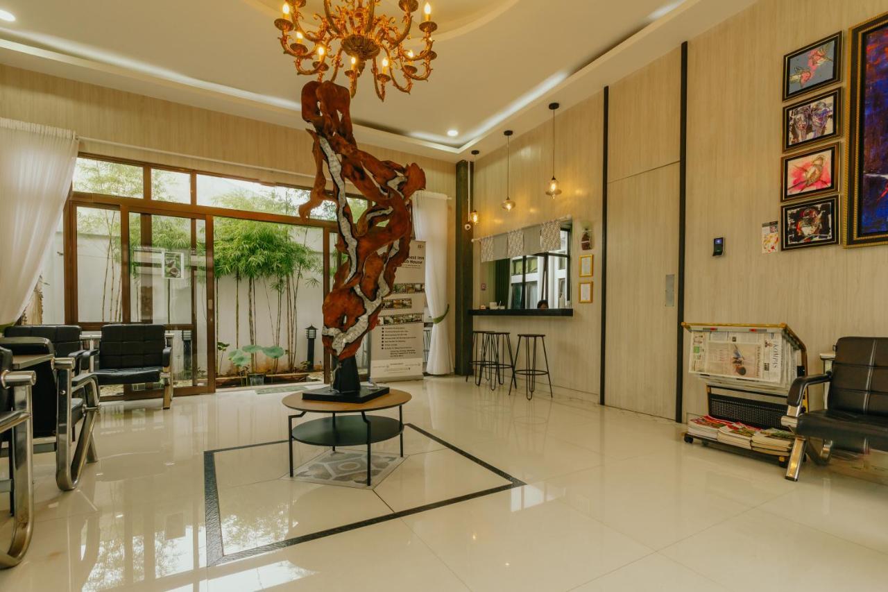 Urbanest Inn House Slipi Jakarta Kültér fotó