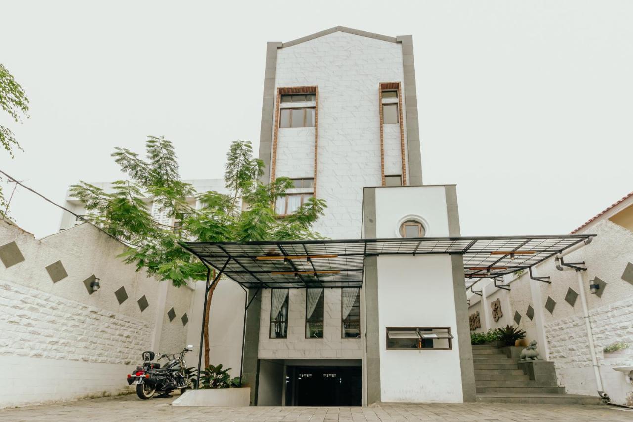 Urbanest Inn House Slipi Jakarta Kültér fotó