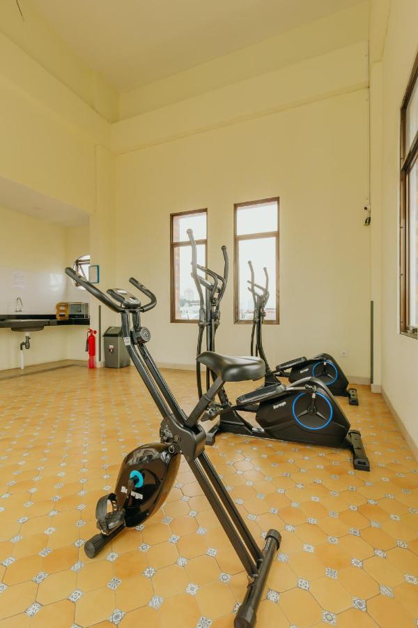 Urbanest Inn House Slipi Jakarta Kültér fotó