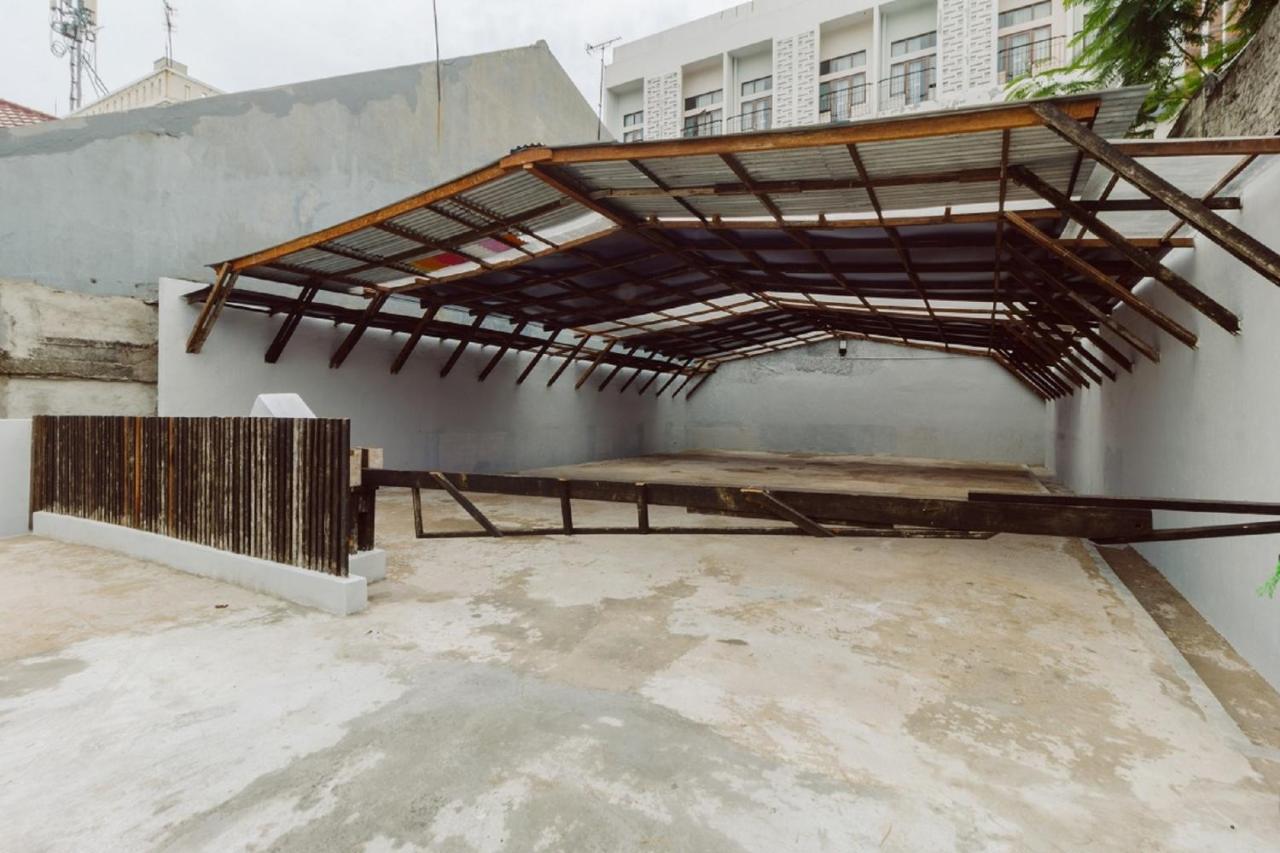 Urbanest Inn House Slipi Jakarta Kültér fotó