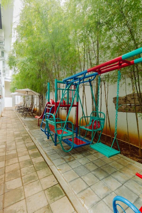Urbanest Inn House Slipi Jakarta Kültér fotó