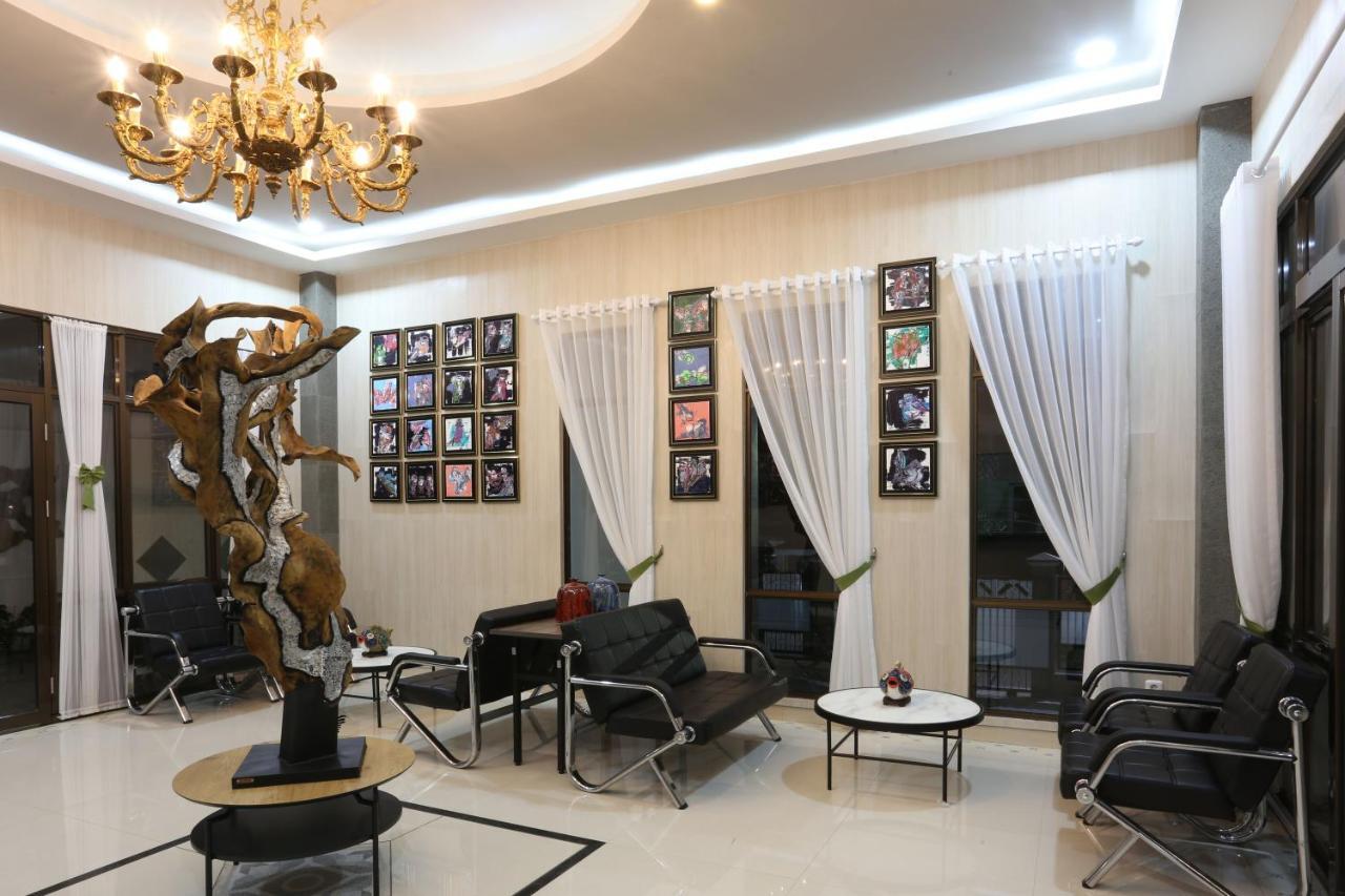 Urbanest Inn House Slipi Jakarta Kültér fotó